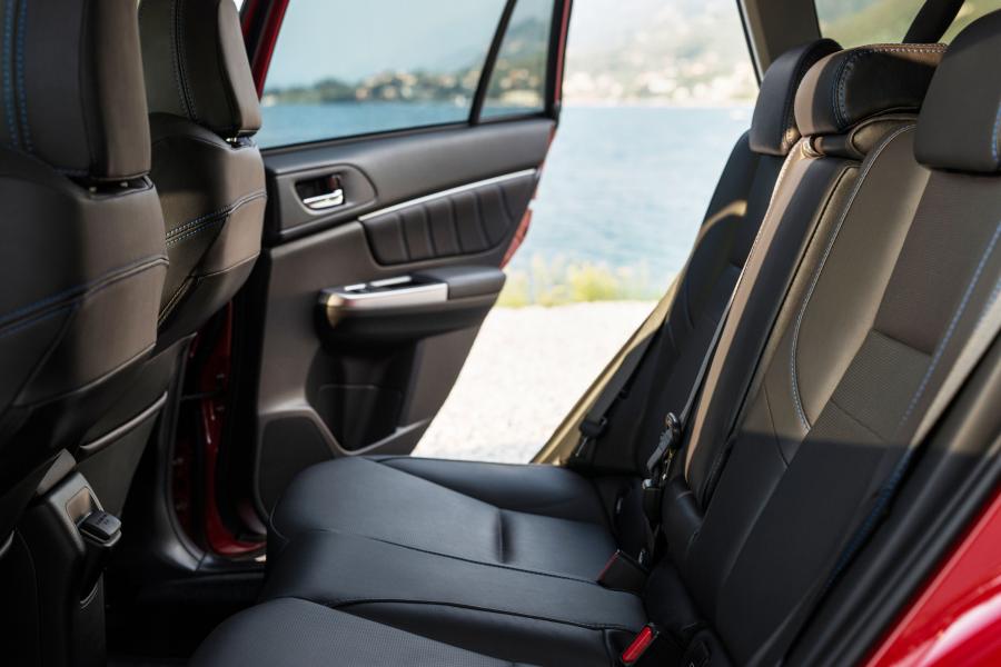 Интерьер Subaru Levorg STI Accessories 2016 года  (WW) (фото 11 из 28)